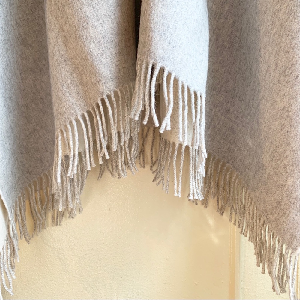 Amicale Pure Lambswool Ruana - Picture 2 of 4